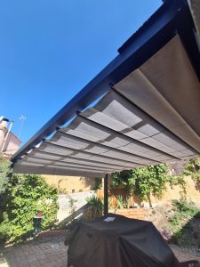 Instalación de pérgola de aluminio a medida modelo Tarragona Gaviota
