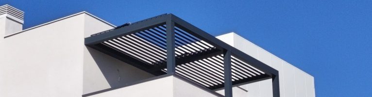 Pérgola bioclimática Atlante de dos módulos con motores independientes